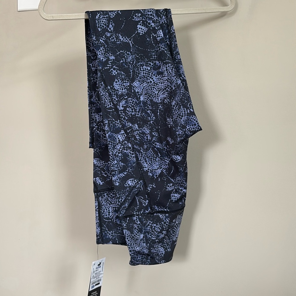 Women’s (M) High Waisted LegEnd active leggings, Black& Purple